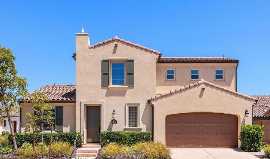 7945 Lusardi Creek Ln, San Diego, CA 92127 - 2 Beds, 3 Bath