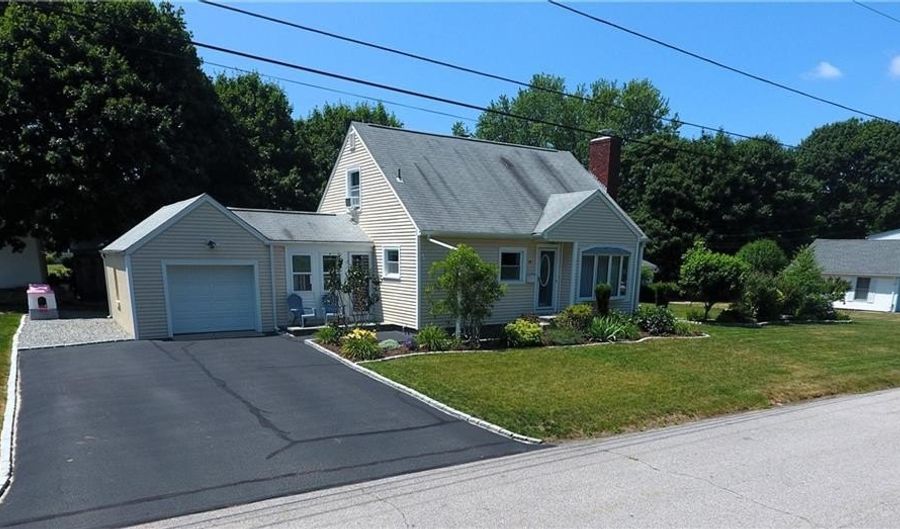 29 Harvest Dr, Coventry, RI 02816 - 3 Beds, 1 Bath