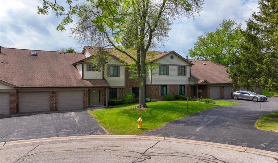 1611 W Partridge Ct 8, Arlington Heights, IL 60004 - 3 Beds, 2 Bath