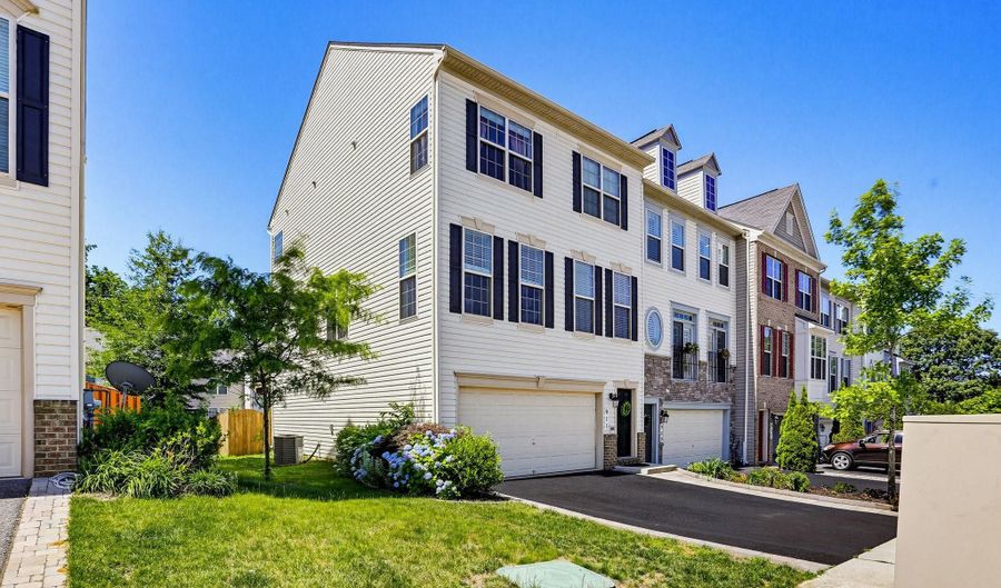 911 WHITSTABLE Blvd, Arnold, MD 21012 - 4 Beds, 4 Bath