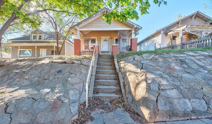 909 W Minnesota Ave, Chickasha, OK 73018 - 2 Beds, 1 Bath