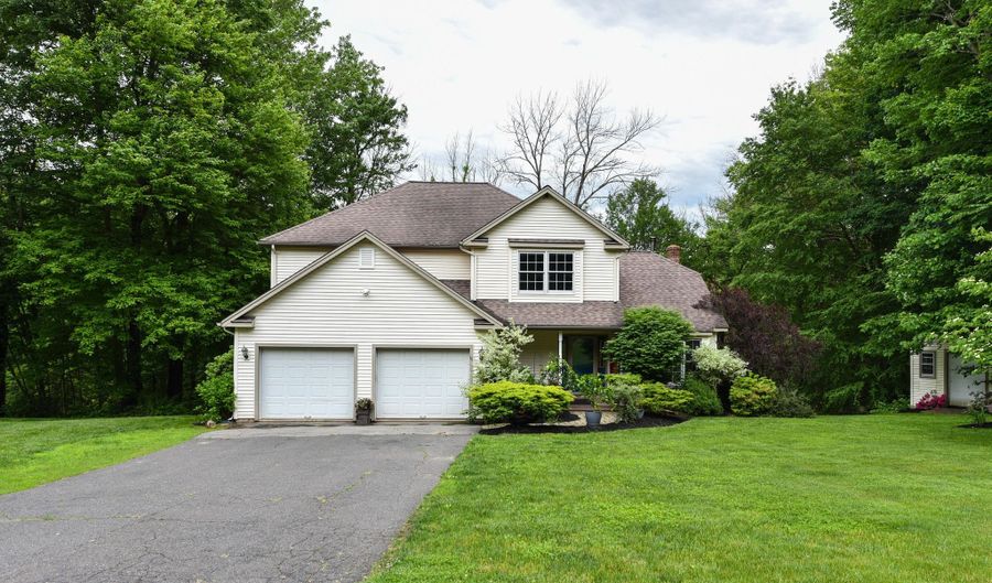 10 Heritage Way, Barkhamsted, CT 06063 - 3 Beds, 4 Bath