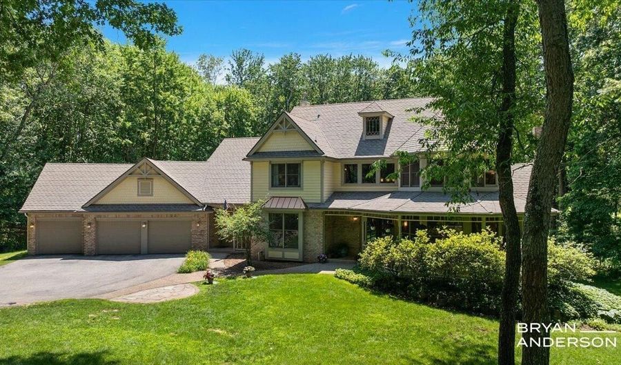 3324 Whitburn Ct SE, Ada, MI 49301 - 5 Beds, 5 Bath