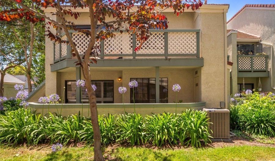 3554 W Carrotwood Ct C, Anaheim, CA 92804 - 2 Beds, 2 Bath