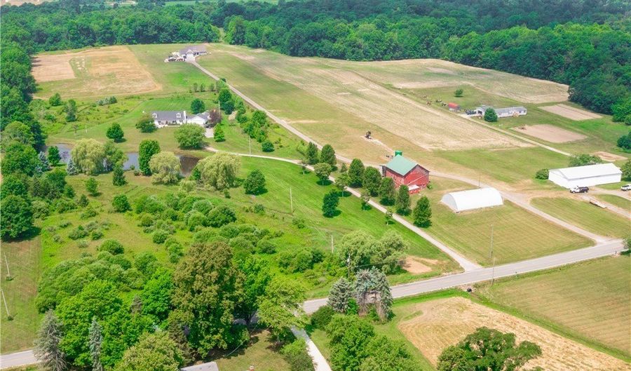 961 Industry Rd, Atwater, OH 44201 - 4 Beds, 3 Bath
