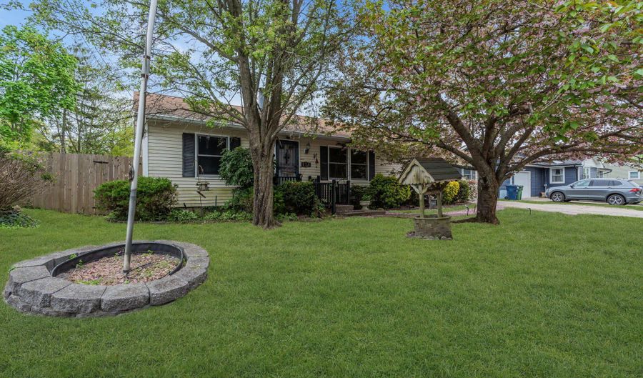 325 Spar Ave, Beachwood, NJ 08722 - 3 Beds, 2 Bath