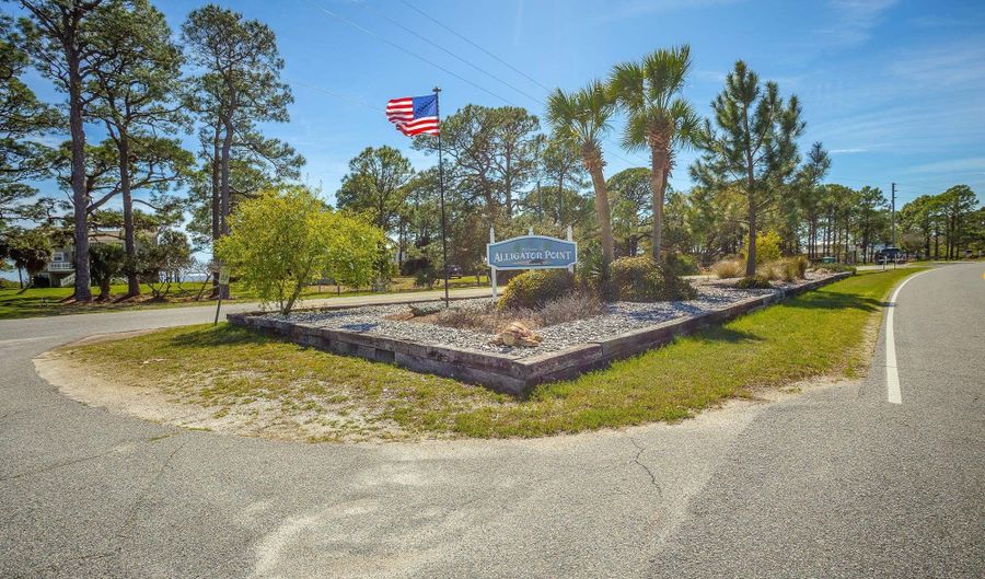 657 Pine St, Alligator Point, FL 32346 - 3 Beds, 2 Bath