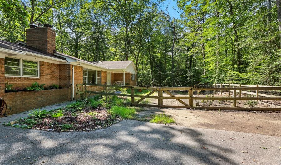 2710 HIDDEN VALLEY Rd, Accokeek, MD 20607 - 3 Beds, 3 Bath