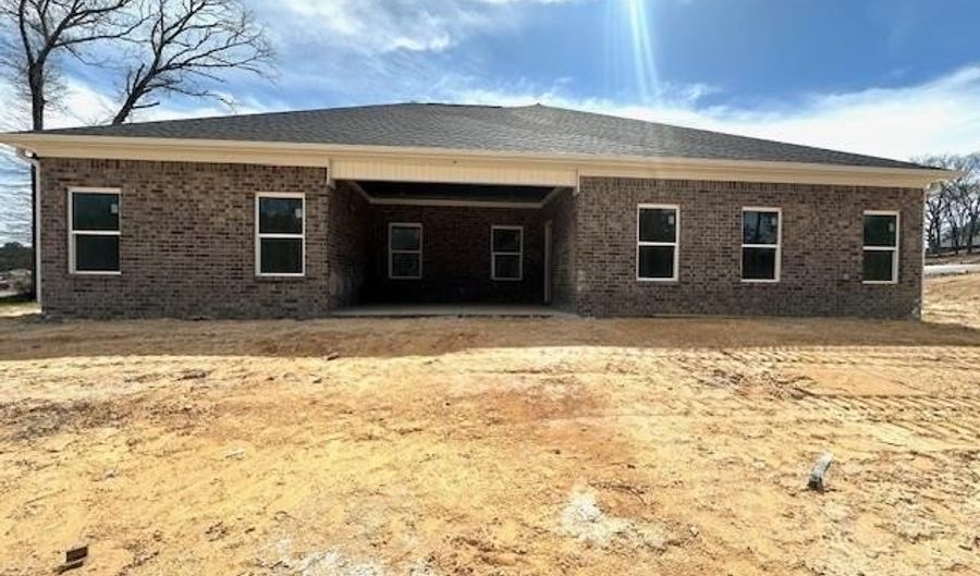 1008 Duke Dr, Bauxite, AR 72011 - 4 Beds, 2 Bath