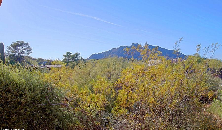 36601 N MULE TRAIN Rd A32, Carefree, AZ 85377 - 2 Beds, 2 Bath