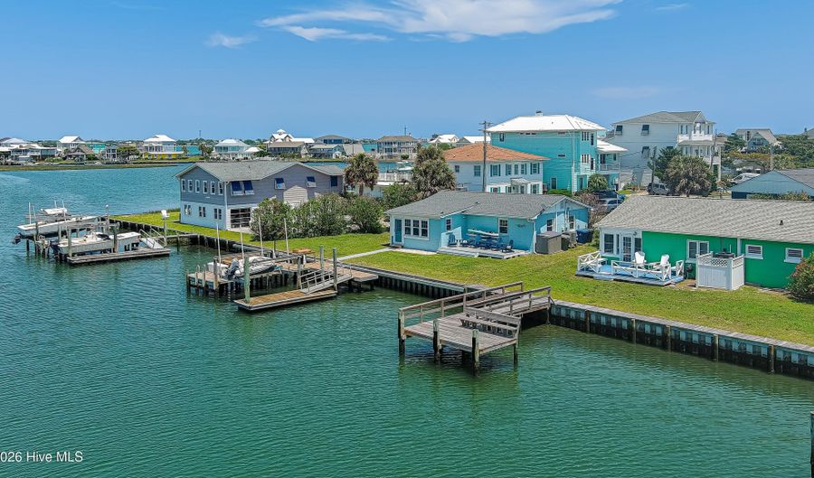 213 W Bogue Sound Dr, Atlantic Beach, NC 28512 - 3 Beds, 1 Bath