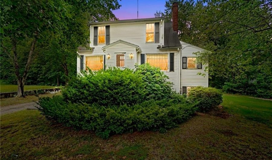 1014 Victory Hwy, North Smithfield, RI 02896 - 5 Beds, 3 Bath