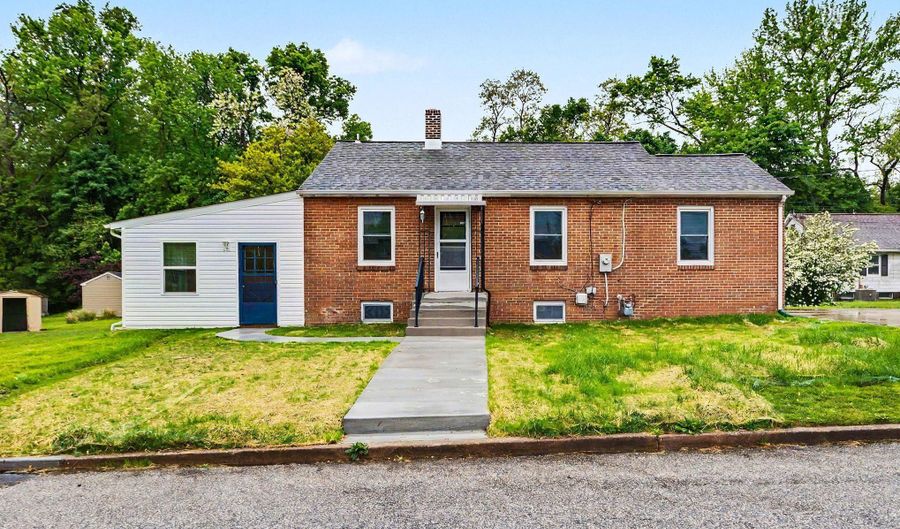 403 EDMUND St, Aberdeen, MD 21001 - 2 Beds, 2 Bath