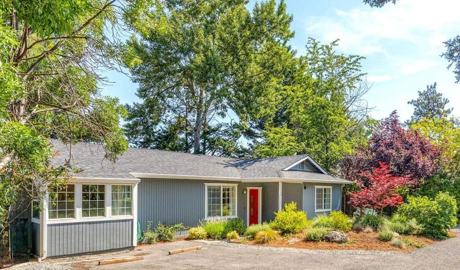 1049 Tolman Creek Rd, Ashland, OR 97520 - 3 Beds, 2 Bath