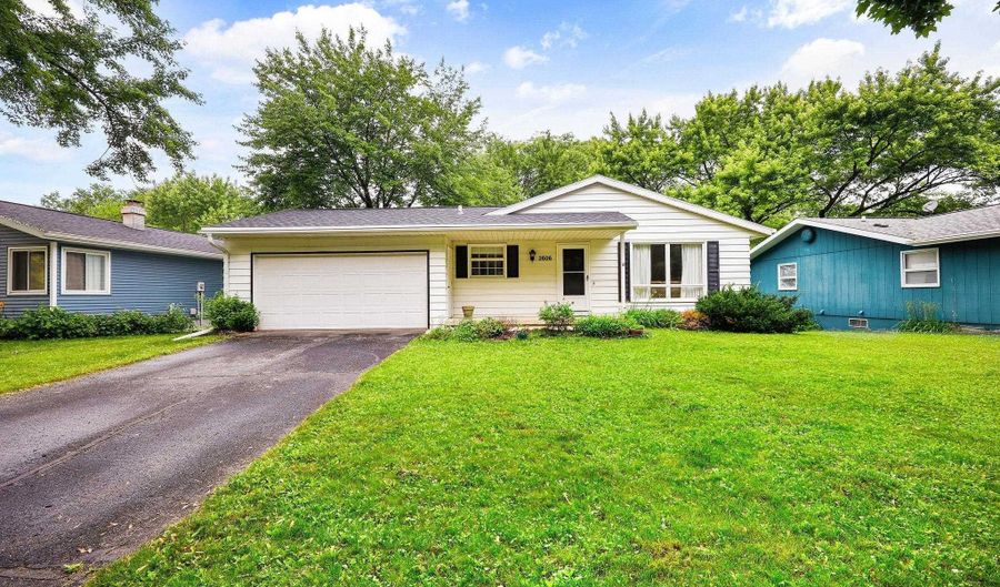 2606 McKenna Blvd, Madison, WI 53711 - 3 Beds, 3 Bath