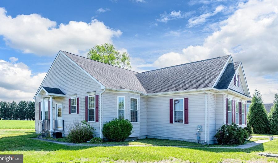 22494 LAKESHORE Dr, Georgetown, DE 19947 - 3 Beds, 2 Bath