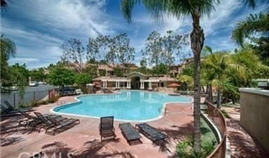 1039 S Positano Ave, Anaheim, CA 92808 - 2 Beds, 3 Bath