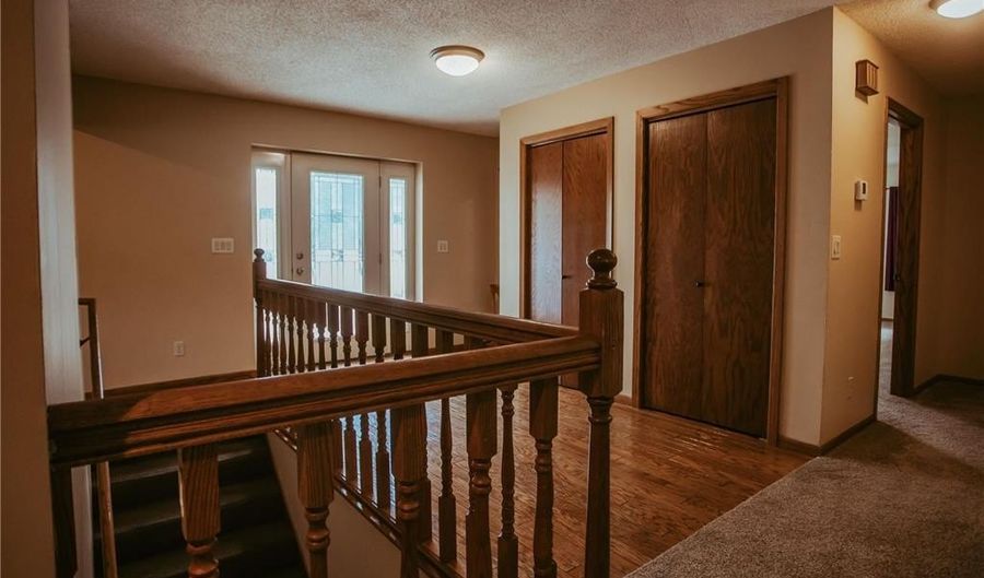 610 25th St SW, Austin, MN 55912 - 5 Beds, 4 Bath