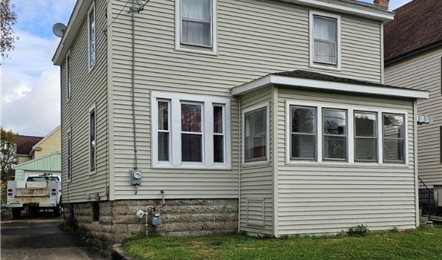 830 Watson Pl, Utica, NY 13502 - 4 Beds, 1 Bath