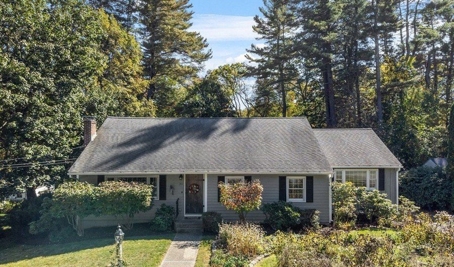 31 Mohawk Dr, Acton, MA 01720 - 4 Beds, 2 Bath