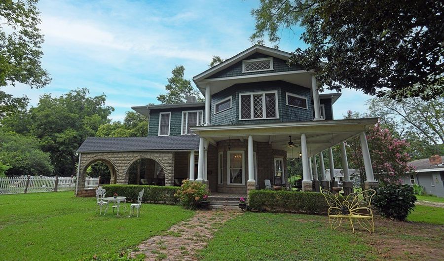 510 Main St, Abbeville, SC 29620 - 4 Beds, 4 Bath