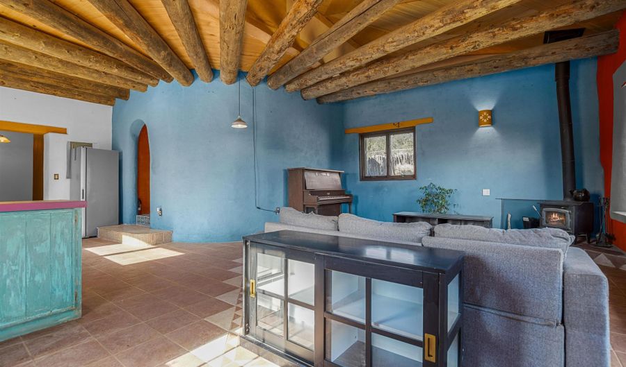 803 Highway 522, Arroyo Hondo, NM 87529 - 2 Beds, 2 Bath