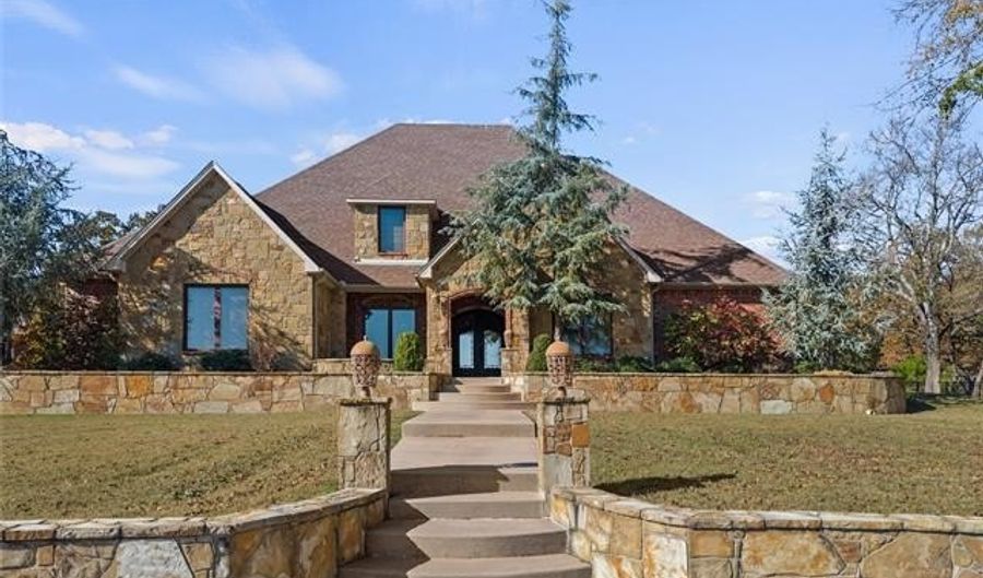 579 Chateau Bnd, Ardmore, OK 73401 - 4 Beds, 5 Bath