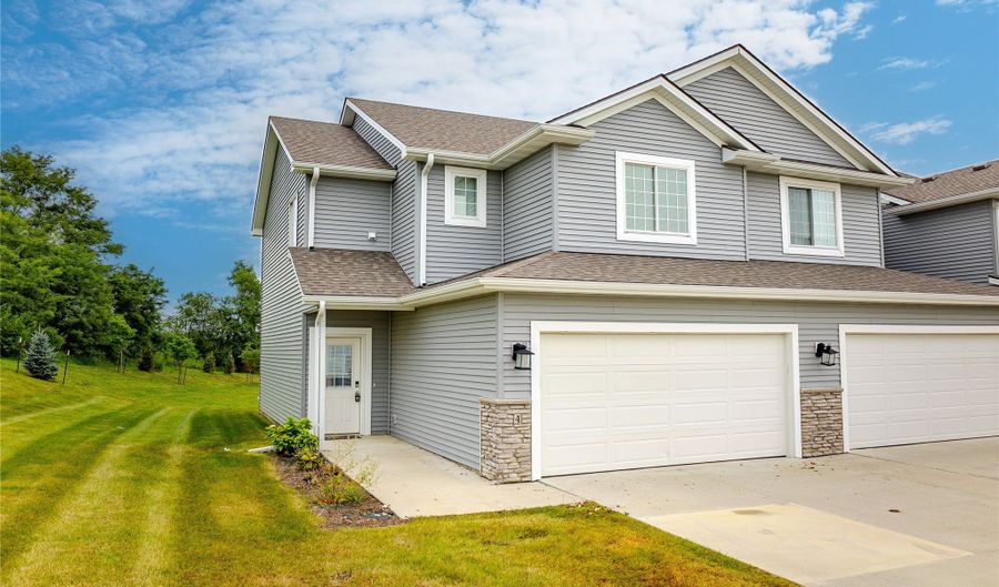 7000 Lake Ridge Ave 4, Des Moines, IA 50320 - 3 Beds, 3 Bath