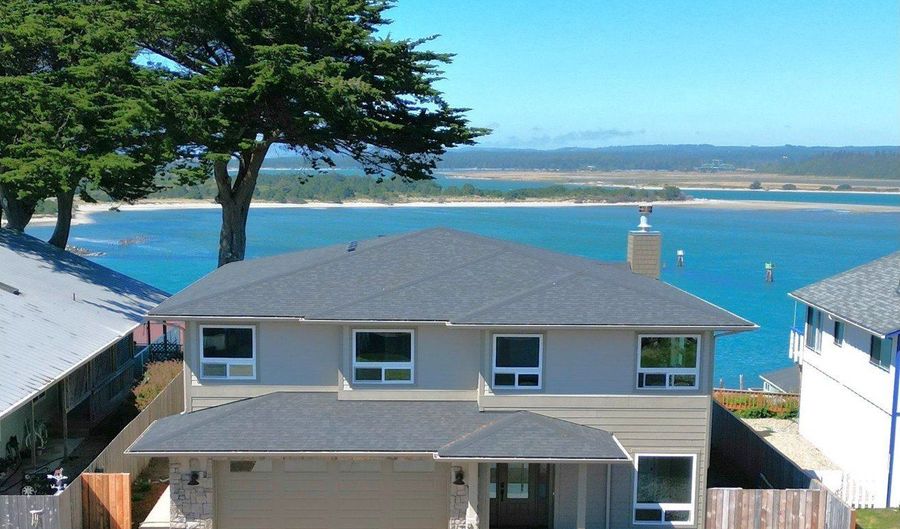 360 2ND St, Bandon, OR 97411 - 4 Beds, 3 Bath