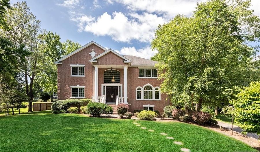 38 Overlook, Alpine, NJ 07620 - 5 Beds, 5 Bath