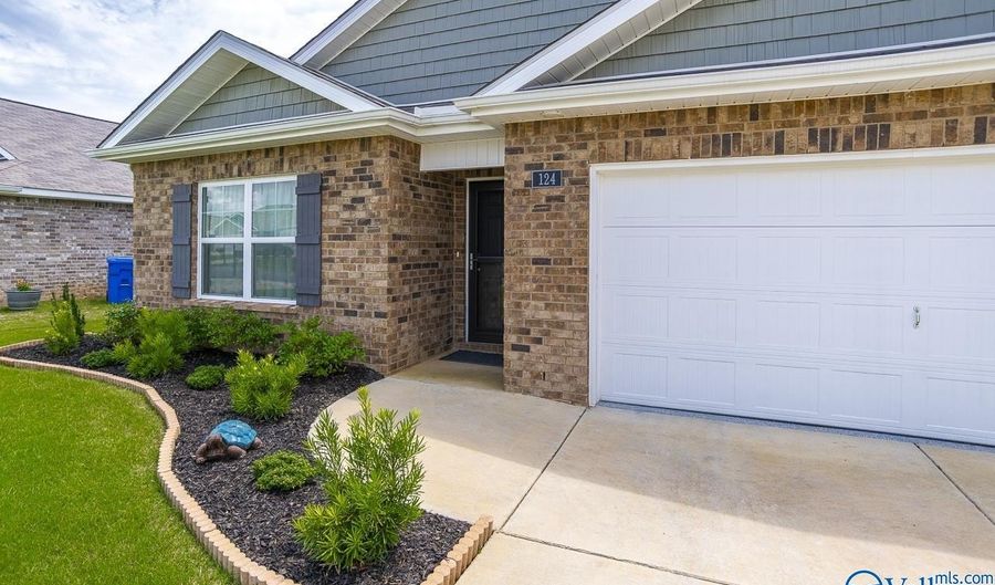 124 Ozy Dr, Athens, AL 35613 - 4 Beds, 2 Bath