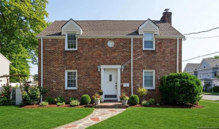 2 Lloyd Pl, Belleville, NJ 07109 - 5 Beds, 2 Bath