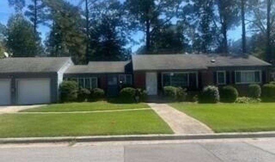 605 S Pembroke Ave, Ahoskie, NC 27910 - 4 Beds, 2 Bath