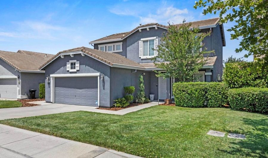 8681 Fobes Dr, Antelope, CA 95843 - 4 Beds, 3 Bath