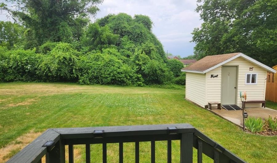 3210 Leverett Ct, Alton, IL 62002 - 2 Beds, 2 Bath