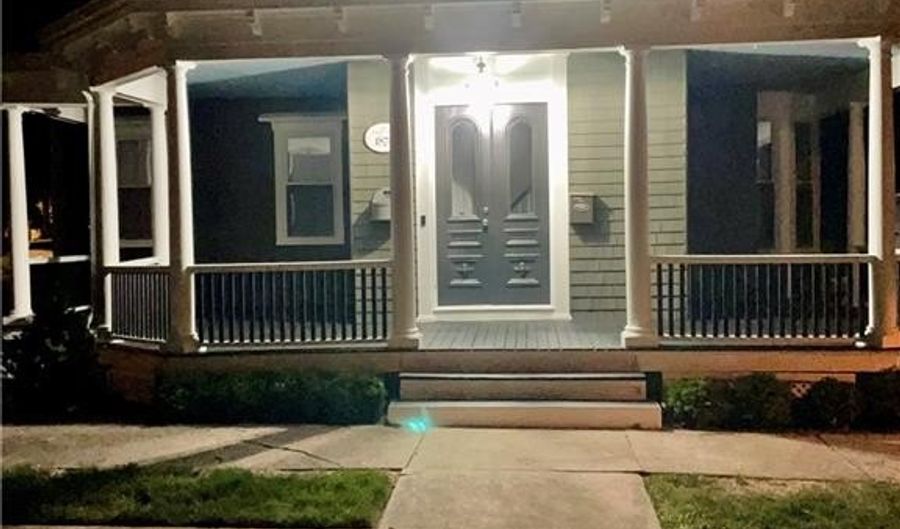 12 Pearl St 1, East Greenwich, RI 02818 - 3 Beds, 2 Bath