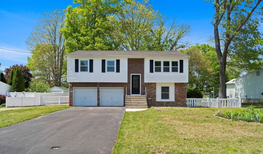 70 Mallard Rd, Bayville, NJ 08721 - 4 Beds, 3 Bath
