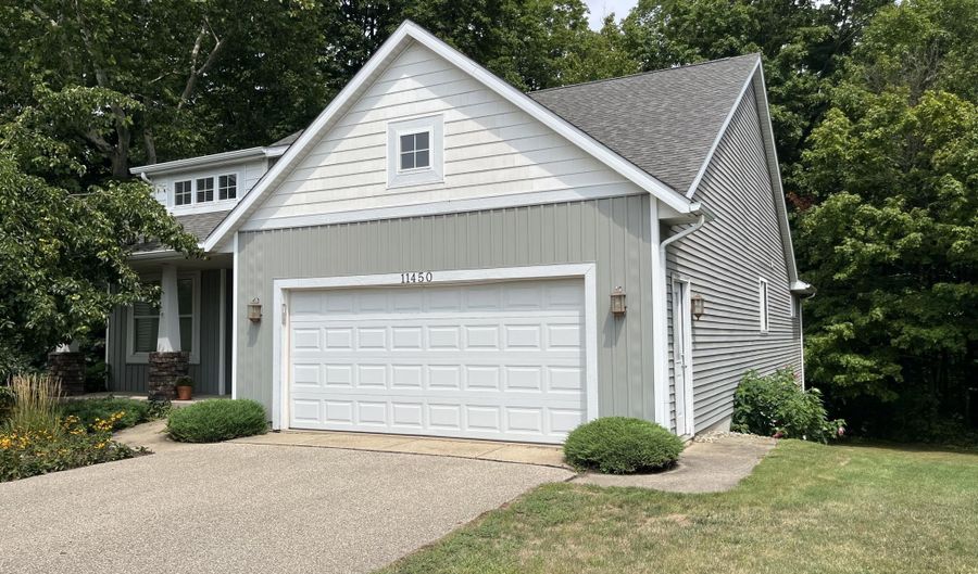 11450 Cadence Ct, Allendale, MI 49401 - 4 Beds, 3 Bath