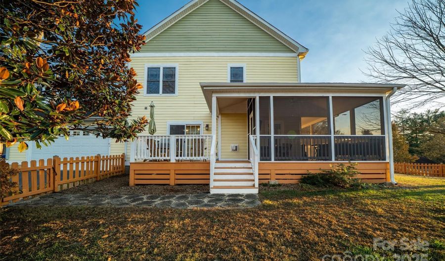 11 Forest Park Ln, Asheville, NC 28803 - 3 Beds, 3 Bath