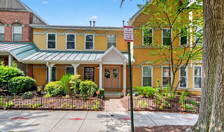 3709 GRANT Pl NE B, Washington, DC 20019 - 2 Beds, 1 Bath