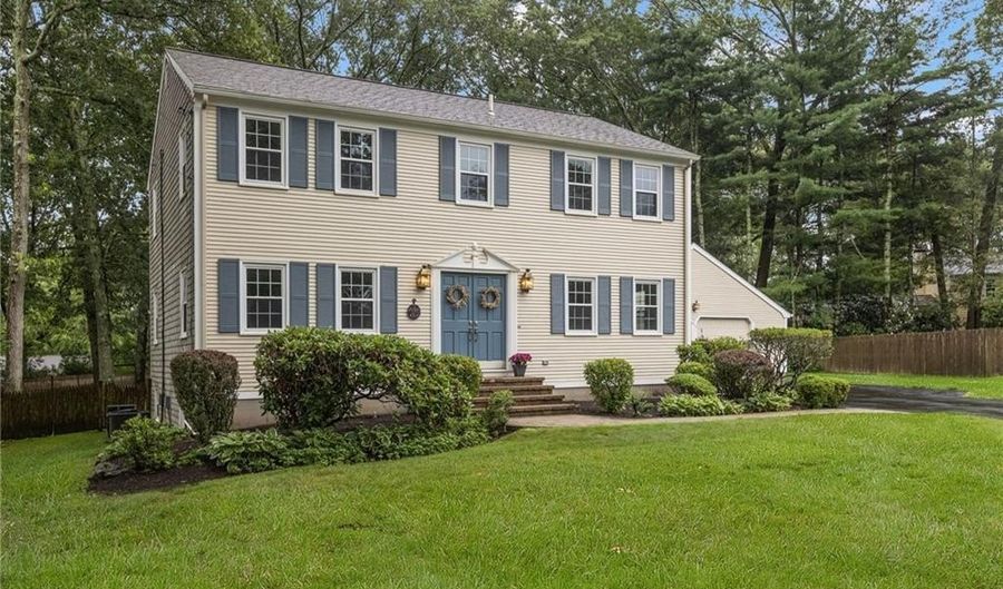 475 Red Chimney Dr, Warwick, RI 02886 - 4 Beds, 3 Bath