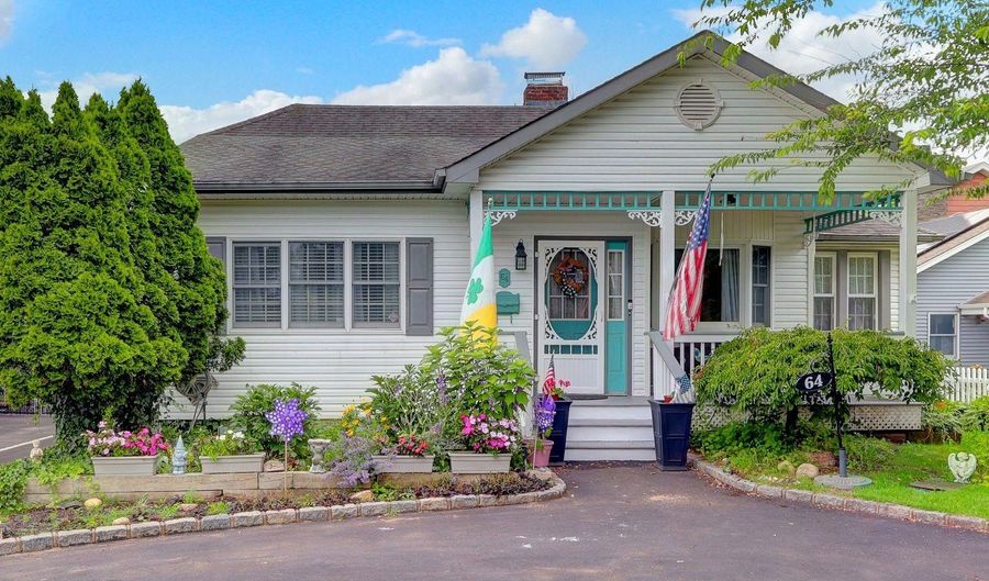 64 Hamilton St, Amityville, NY 11701 - 2 Beds, 1 Bath