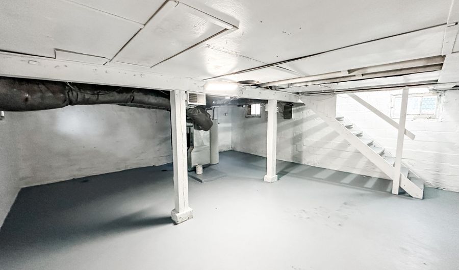 3631 Andover Rd, Anderson, IN 46013 - 2 Beds, 2 Bath