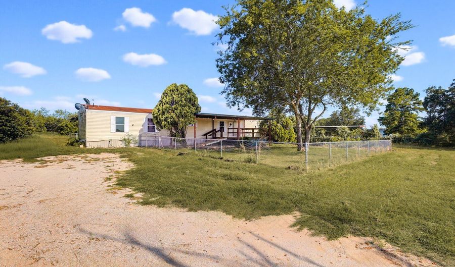 10602 LA VERNIA Rd LOT 4, Adkins, TX 78101 - 3 Beds, 2 Bath