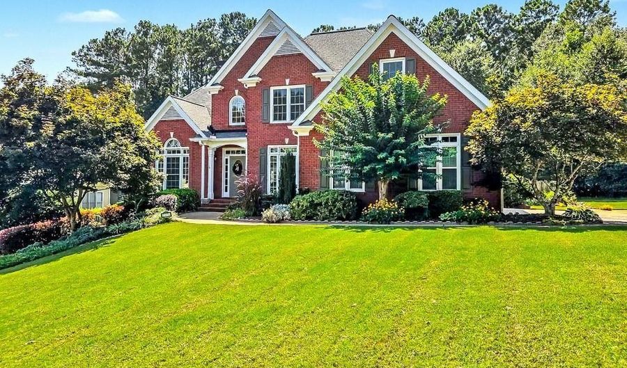 2671 Corinault Way NW, Acworth, GA 30101 - 6 Beds, 4 Bath