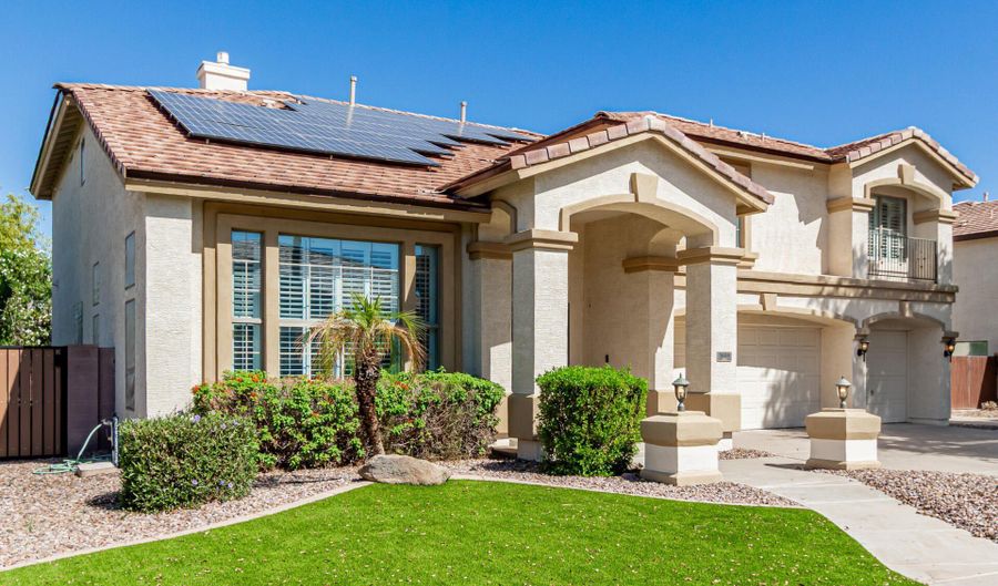 1684 E COCONINO Dr, Chandler, AZ 85249 - 5 Beds, 5 Bath