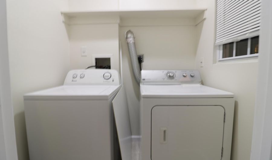 725 N CHESTER St, Baltimore, MD 21205 - 3 Beds, 3 Bath