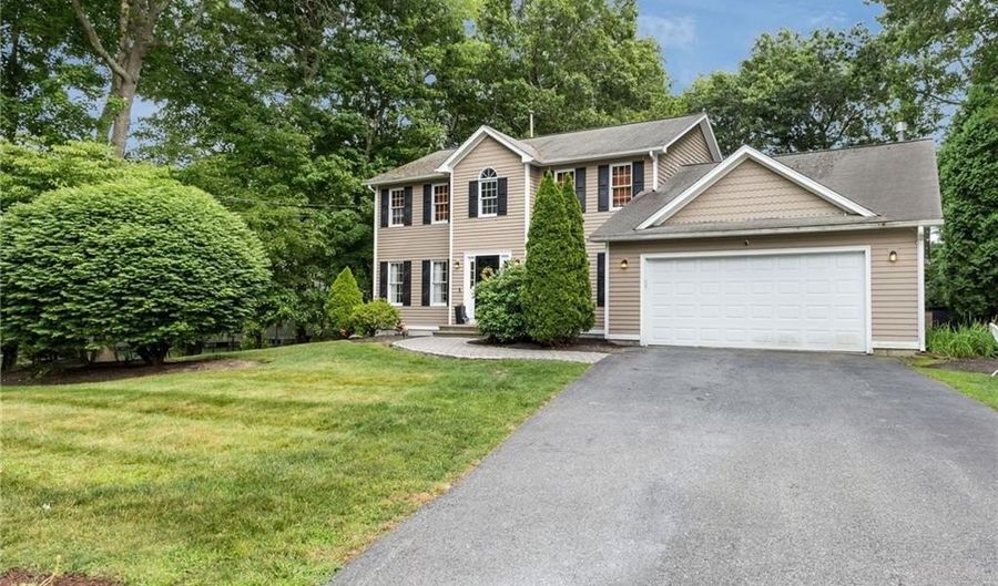194 Council Rock Rd, Cranston, RI 02921 - 4 Beds, 4 Bath