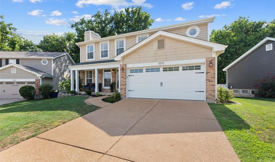 1537 Greenfield Crossing Ct, Ballwin, MO 63021 - 4 Beds, 4 Bath