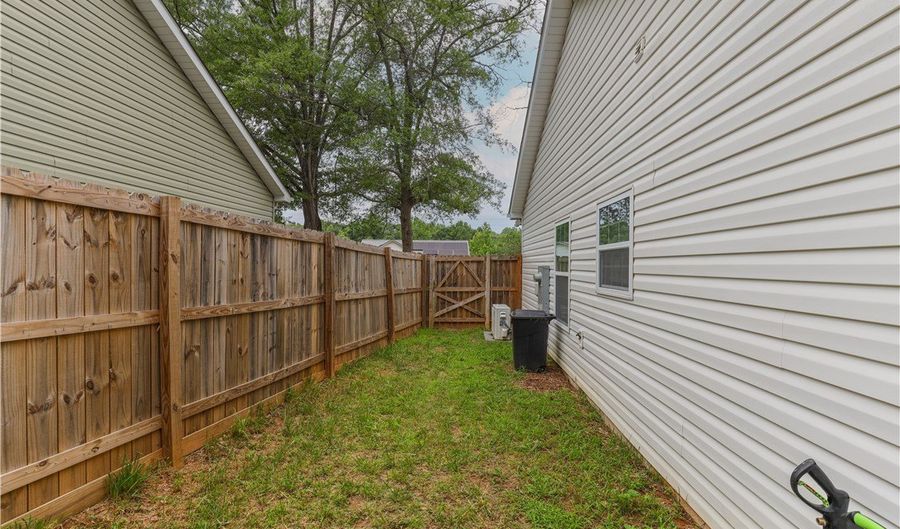 309 Saluda St, Belton, SC 29627 - 3 Beds, 2 Bath